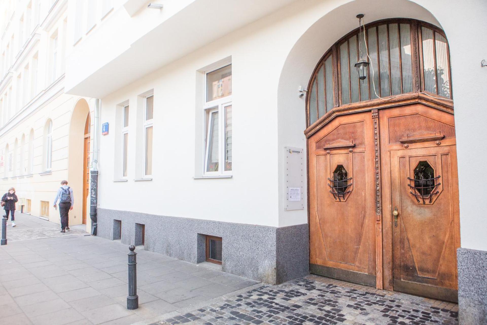 Ferienwohnung Oomph Vintage 2Br Gem Steps From Politechnika Warschau Exterior foto